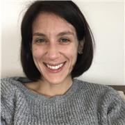 Giovane laureata in Operatore dei beni culturali, offre lezioni private di italiano e storia